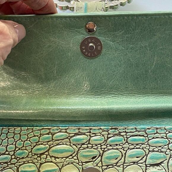 Michelle Monroe RARE Croc Embossed Clutch with Chain Shoulder Strap - Picture 5 of 13